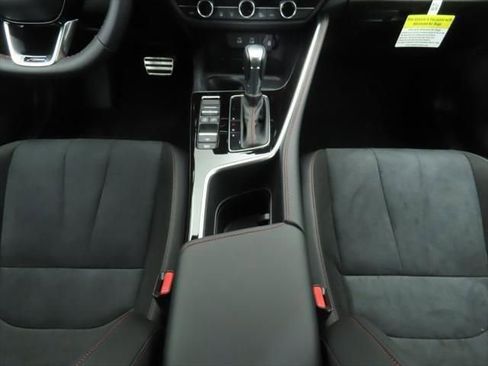 Used 2025 Acura ADX A-Spec image 17