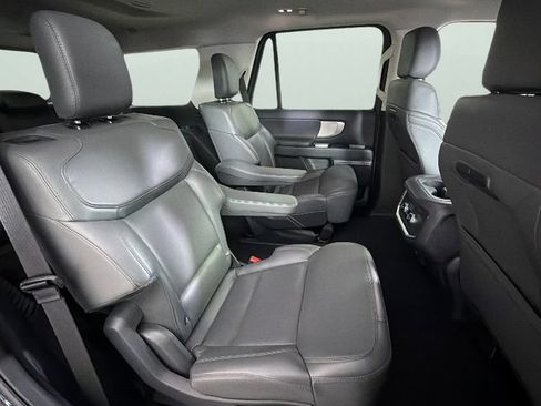 Used 2026 Ford Expedition Active RWD image 34