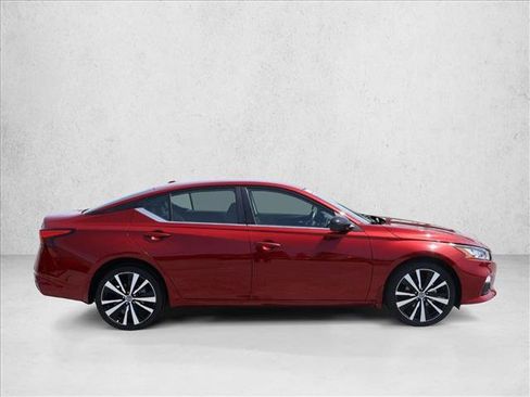 Used 2022 Nissan Altima 2.5 SR AWD/4WD image 4