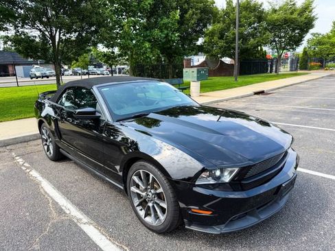 Used 2011 Ford Mustang GT Premium w/ 402A Rapid Spec Order Code RWD image 2
