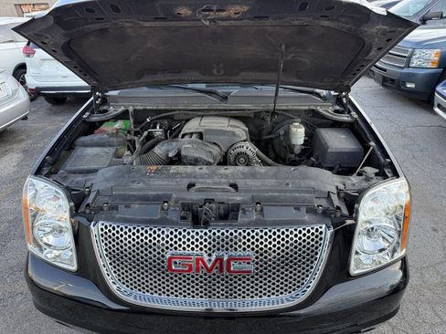 Used 2011 GMC Yukon Denali AWD/4WD image 30