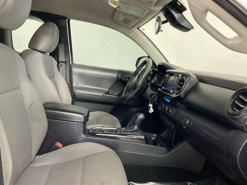 Used 2022 Toyota Tacoma SR RWD image 17
