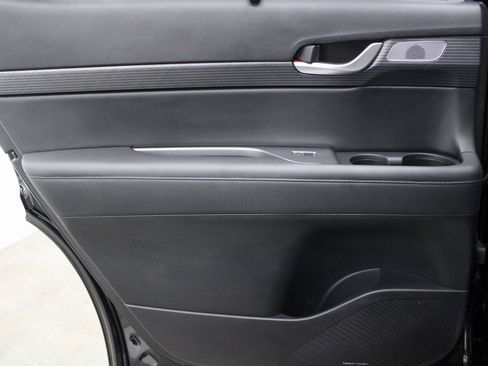 Used 2023 Hyundai Palisade Limited w/ Cargo Package image 16