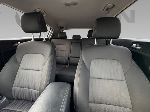 Used 2019 Kia Sportage LX image 2