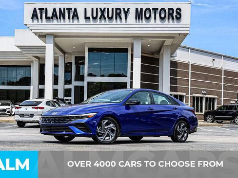 Used 2025 Hyundai Elantra Sport FWD image 3