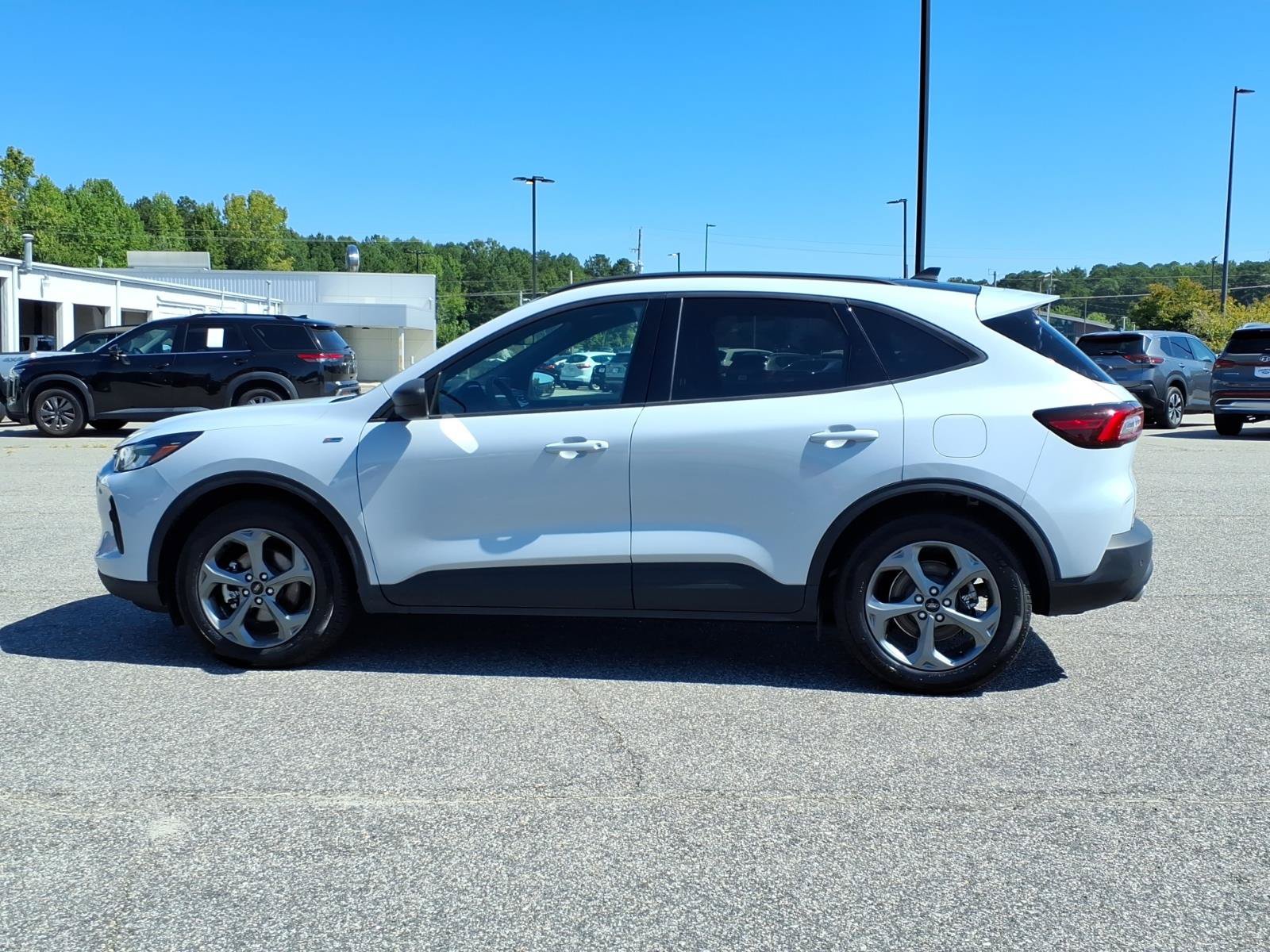 Used 2025 Ford Escape ST-Line w/ Tech Pack #1 FWD image 20
