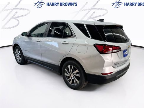 Used 2022 Chevrolet Equinox LT AWD/4WD image 2