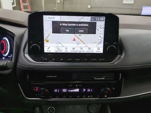 Used 2023 Nissan Rogue Platinum w/ Platinum Premium Package image 12