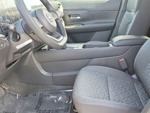 New 2026 Nissan Kicks SV image 10