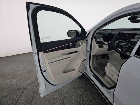 New 2027 Buick Enclave Avenir FWD image 21