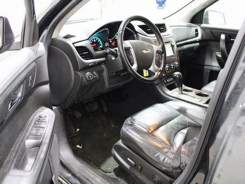 Used 2014 Chevrolet Traverse LT image 2