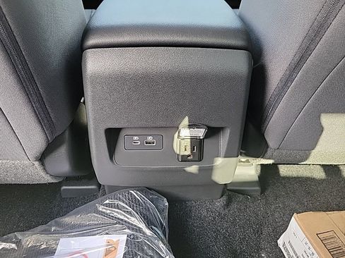 Certified 2025 Nissan Frontier SV w/ SV Convenience Package image 17