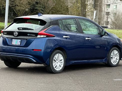 Used 2022 Nissan Leaf S image 2