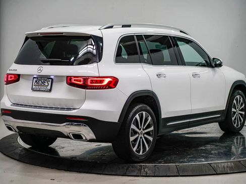 Used 2023 Mercedes-Benz GLB 250 image 4