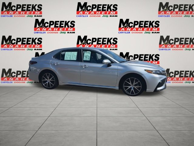 Used 2024 Toyota Camry SE w/ Convenience Package FWD image 9