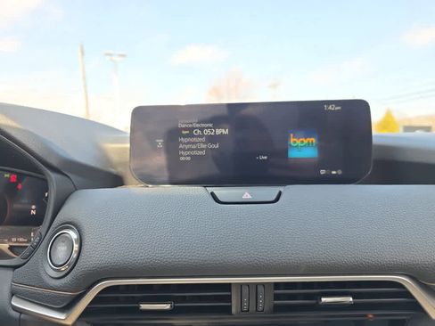 Used 2024 MAZDA CX-90 Plug-In Hybrid w/ Premium Pkg image 19