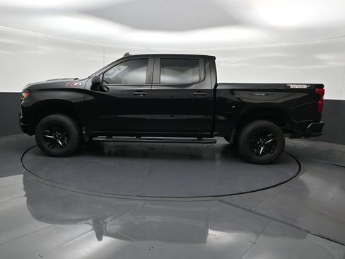 Used 2025 Chevrolet Silverado 1500 Custom Trail Boss AWD/4WD image 2