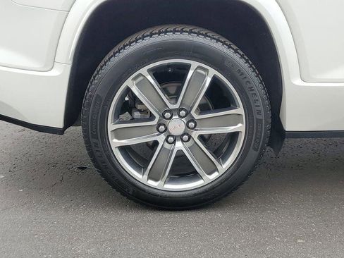 Used 2018 GMC Acadia Denali w/ Technology Package AWD/4WD image 39
