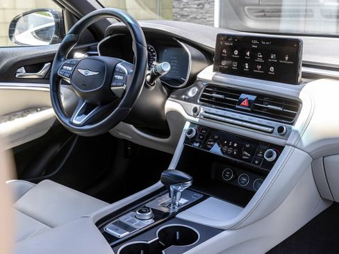 Used 2025 Genesis G70 2.5T RWD image 27