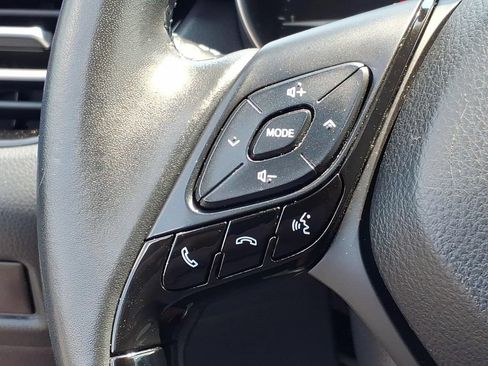 Used 2020 Toyota C-HR XLE FWD image 12
