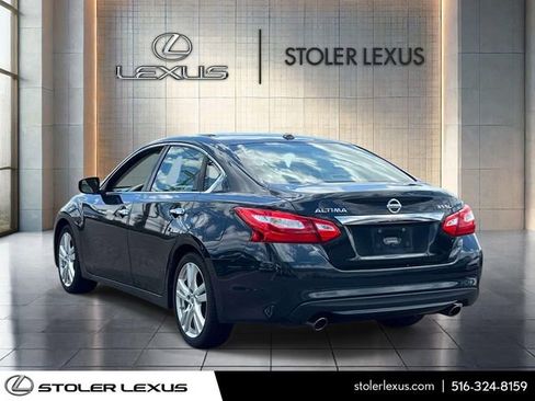 Used 2017 Nissan Altima 3.5 SL FWD image 5