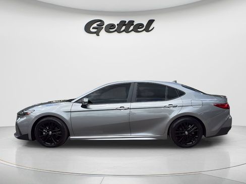 Used 2025 Toyota Camry SE w/ Convenience Package FWD image 8