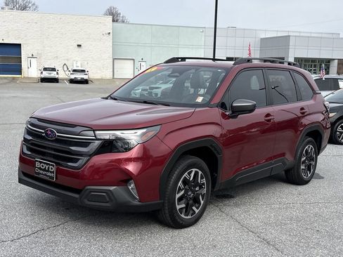 Used 2025 Subaru Forester Premium image 6