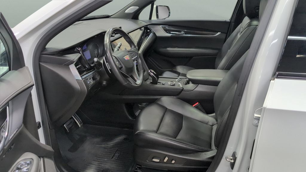 Used 2023 Cadillac XT6 Sport AWD/4WD image 9