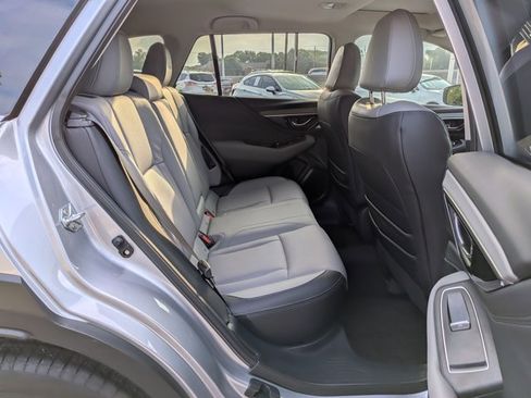 Used 2025 Subaru Outback Limited w/ Popular Package #2 AWD/4WD image 19