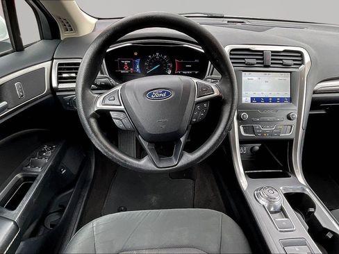 Used 2020 Ford Fusion SE FWD image 8