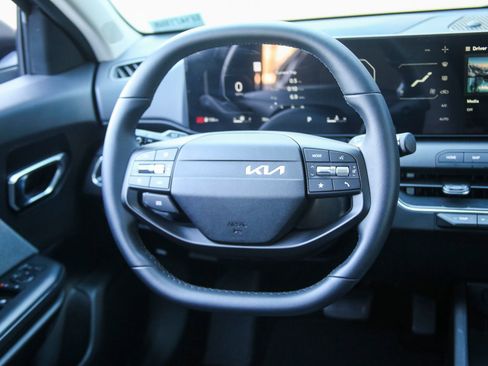 Used 2025 Kia K4 EX image 19