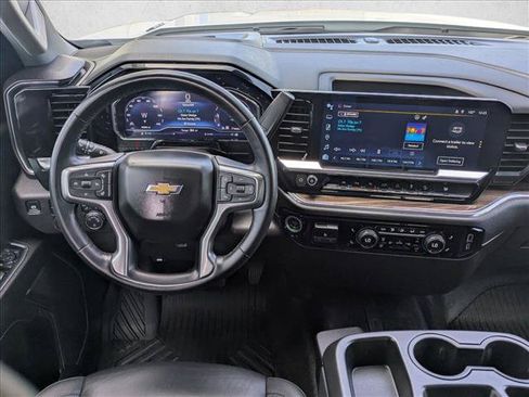 Used 2024 Chevrolet Silverado 1500 LT w/ Z71 Off-Road Package AWD/4WD image 23