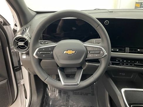 Certified 2026 Chevrolet Equinox LT AWD/4WD image 11
