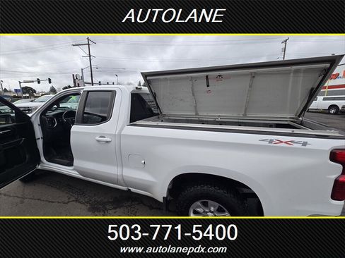 Used 2020 Chevrolet Silverado 1500 LT w/ Convenience Package image 18