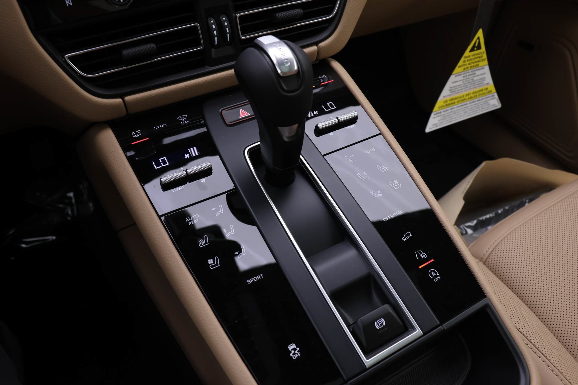 Used 2026 Porsche Macan AWD/4WD image 15