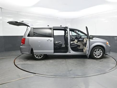Used 2018 Dodge Grand Caravan SXT FWD image 51