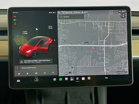 Used 2021 Tesla Model Y Long Range AWD/4WD image 21