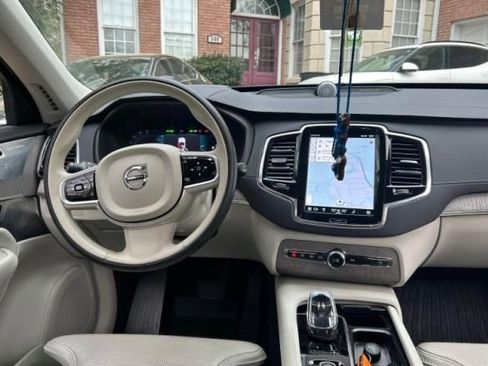 Used 2023 Volvo XC90 B6 Ultimate w/ Protection Package Premier image 10