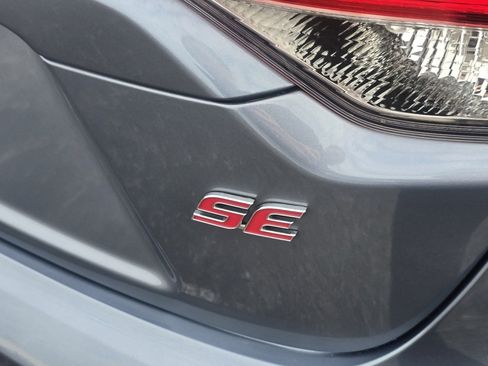 Used 2021 Toyota Corolla SE image 17