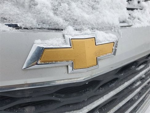 Used 2017 Chevrolet Equinox LT w/ Convenience Package image 6