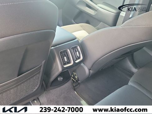 Certified 2025 Kia Sorento LX FWD image 13