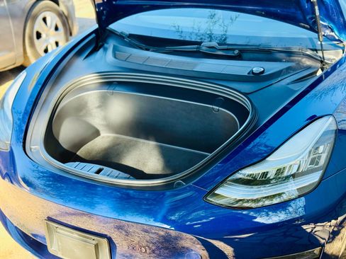 Used 2018 Tesla Model 3 Mid Range image 21