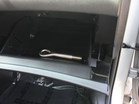 Used 2015 Nissan Rogue SV w/ SV Premium Package image 36