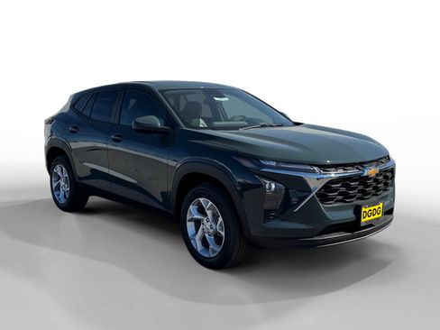 New 2026 Chevrolet Trax LS w/ LS Convenience Package FWD image 7