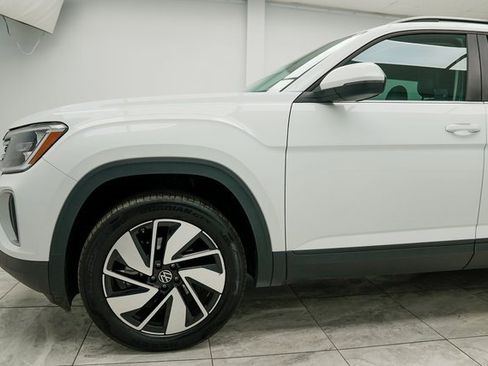 Used 2024 Volkswagen Atlas SE image 7
