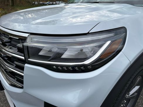 New 2026 Ford Explorer Active w/ Active Comfort Package image 12