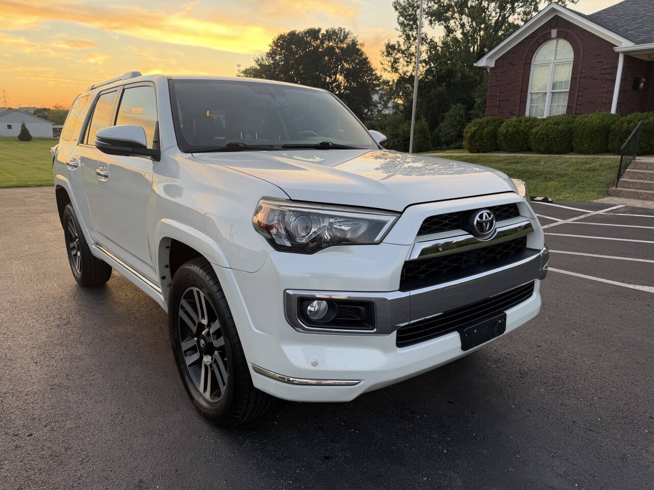 Used 2014 Toyota 4Runner Limited AWD/4WD image 9