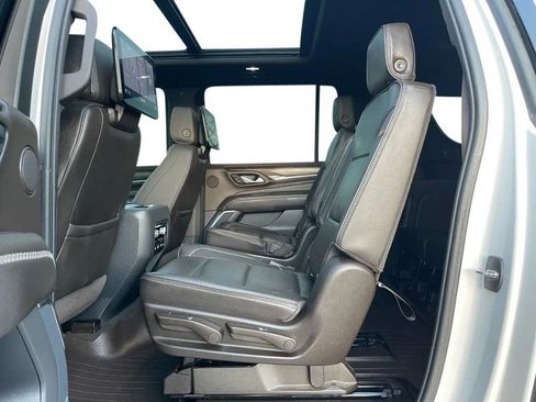 Used 2021 GMC Yukon XL Denali w/ Denali Premium Package image 17
