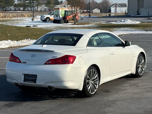 Used 2014 INFINITI Q60 Convertible w/ Premium Package image 8