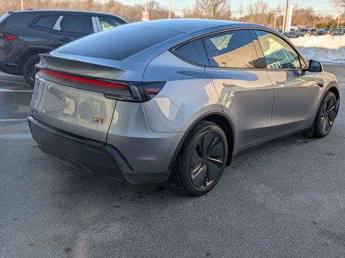 Used 2026 Tesla Model Y Long Range image 4